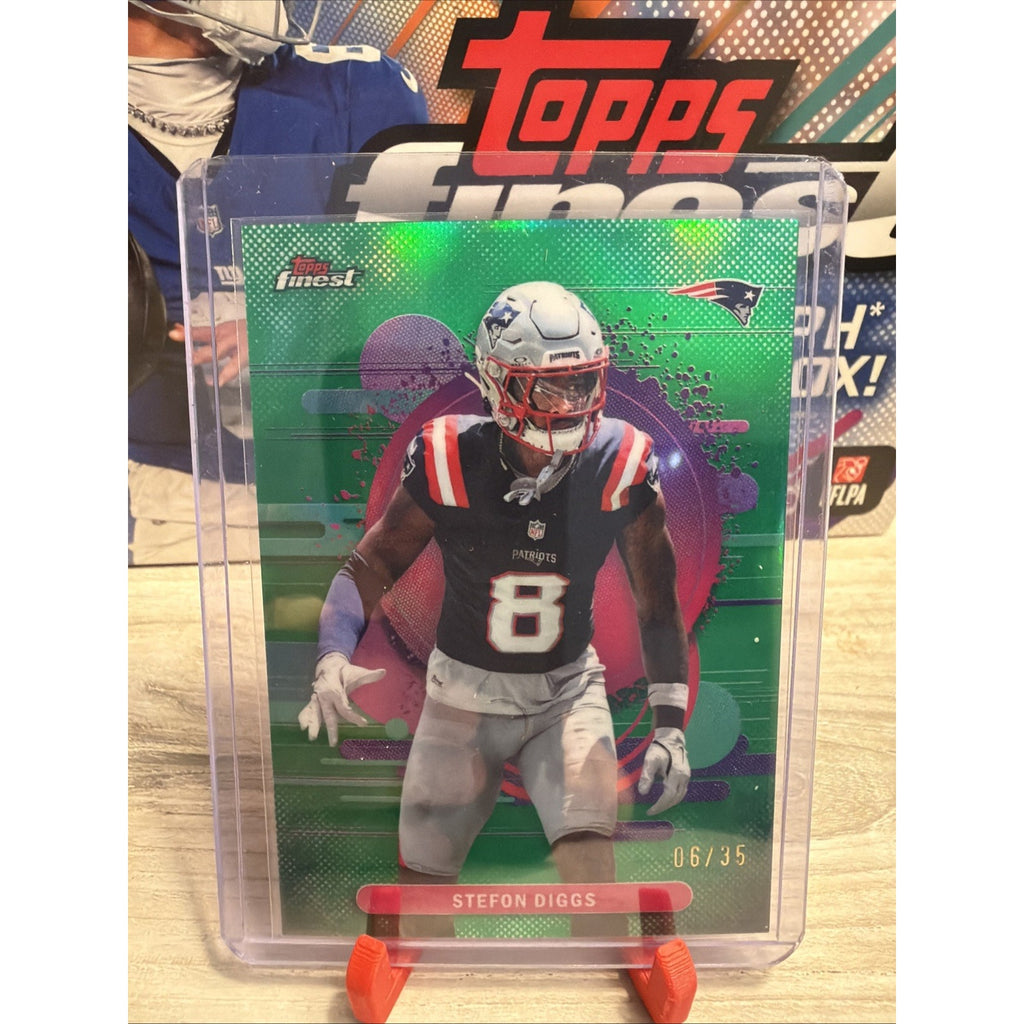 Stefon Diggs 2025 Topps Finest Uncommon Green Refractor Patriots /35