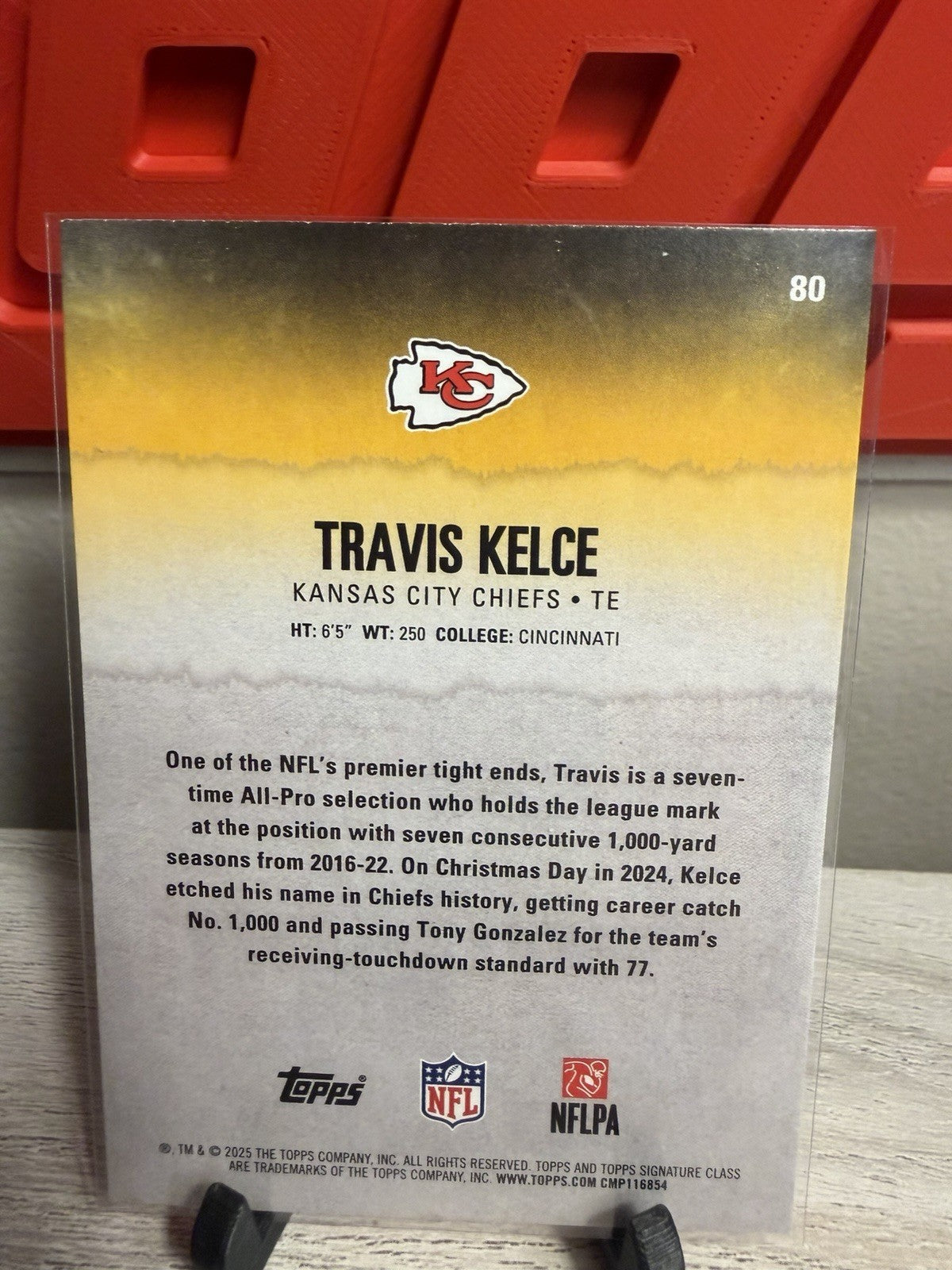 2025 Topps Signature Travis Kelce Kansas City Chiefs RC #10 Purple/Green1