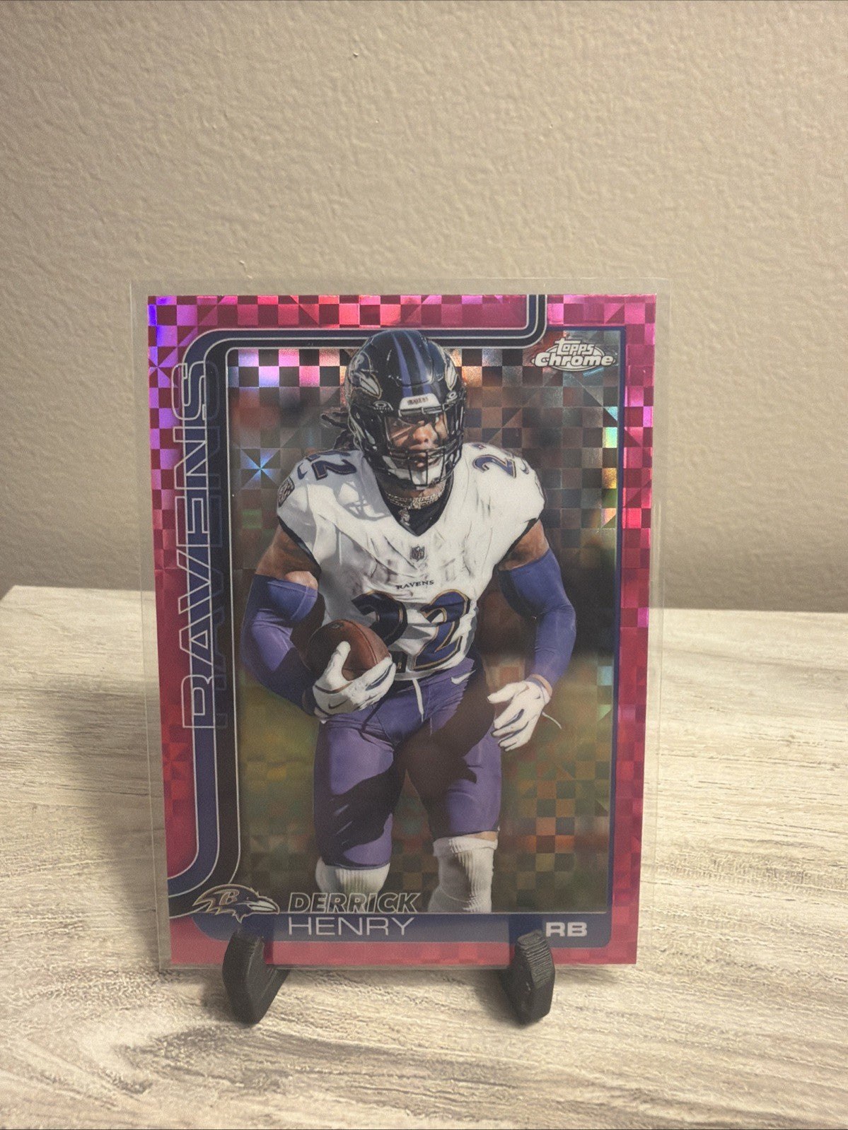 2025 Derrick Henry Hot Pink X-Fractor Topps Chrome Baltimore Ravens #250