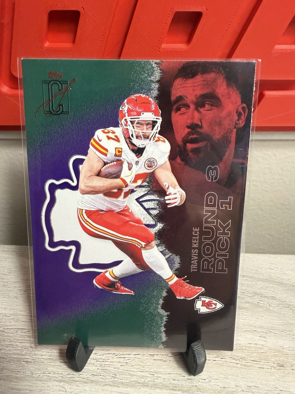2025 Topps Signature Travis Kelce Kansas City Chiefs RC #10 Purple/Green0